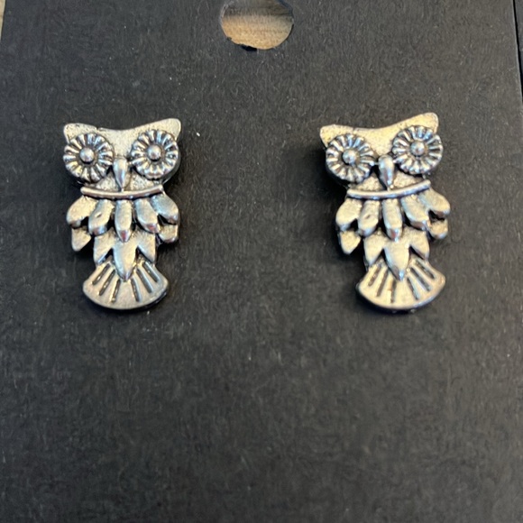 2 pair post Earrings - Picture 2 of 5